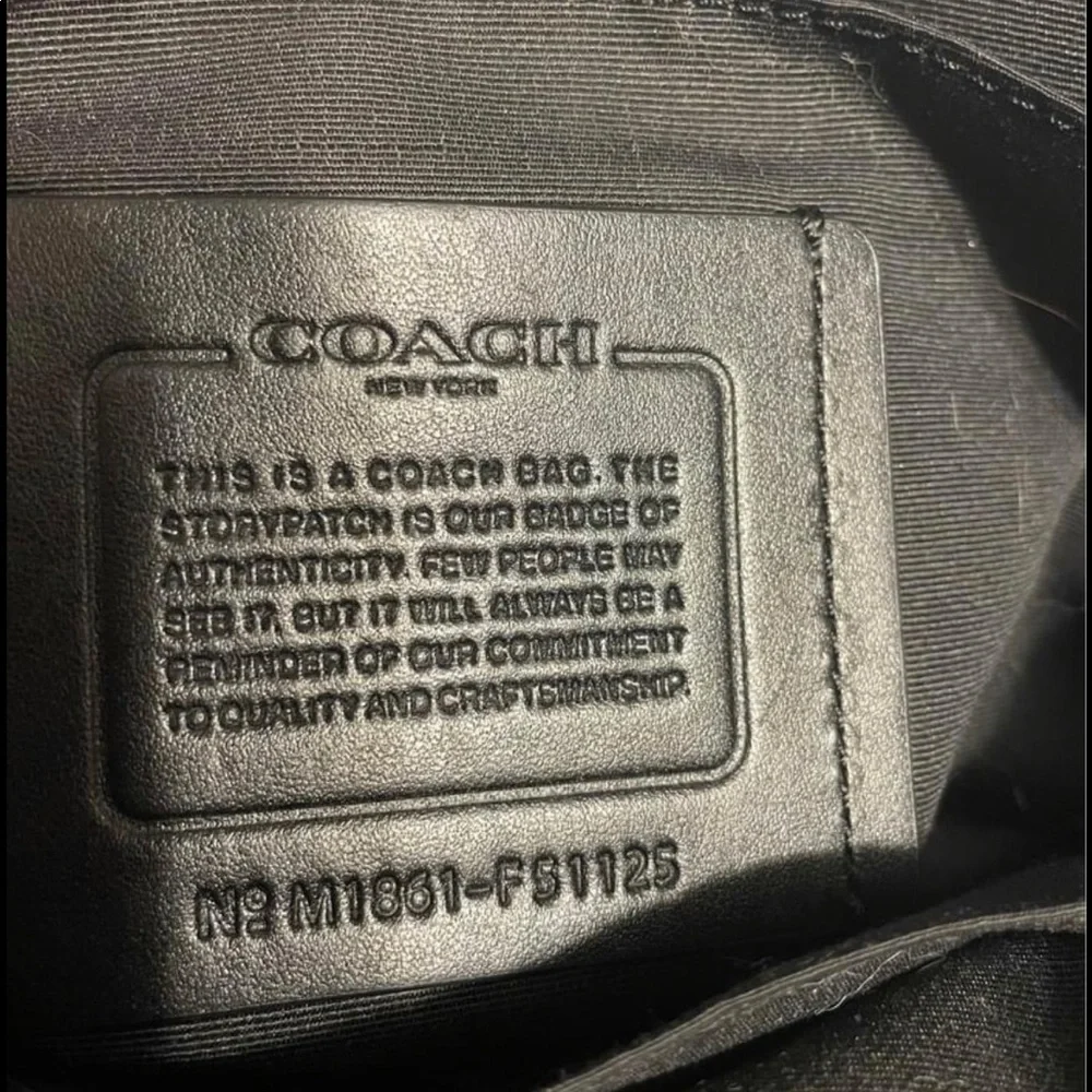 Coach crossbody bag , great condition - Picture 2 of 2